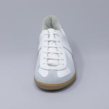 Load image into Gallery viewer, GERMAN TRAINER 1183 <WHITE>