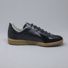 이미지를 갤러리 뷰어에 로드 , GERMAN TRAINER 1183 <BLACK>