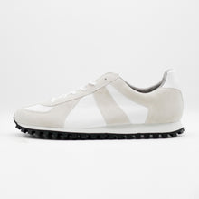 画像をギャラリービューアに読み込む, GERMAN TRAINER MARATHON type <WHITE>