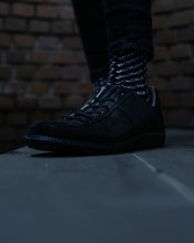 Load image into Gallery viewer, GERMAN TRAINER 1183 <BLACK/BLACK>